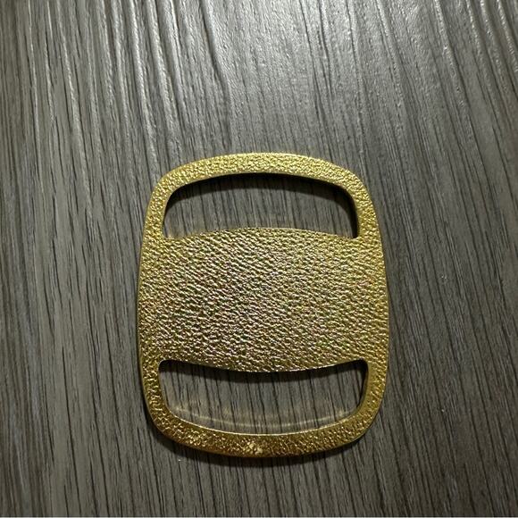 Salvatore Ferragamo Gold Plated Wide Metal Buckle - Picture 2 of 3